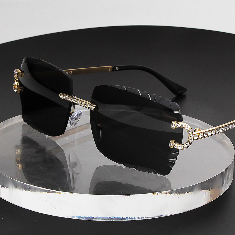 Lunettes de soleil carrées san - Luxury Zone avis et prix